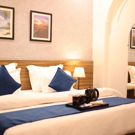Gallivanto Inn - Rohini เดลี ภายนอก รูปภาพ