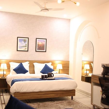 Gallivanto Inn - Rohini เดลี ภายนอก รูปภาพ