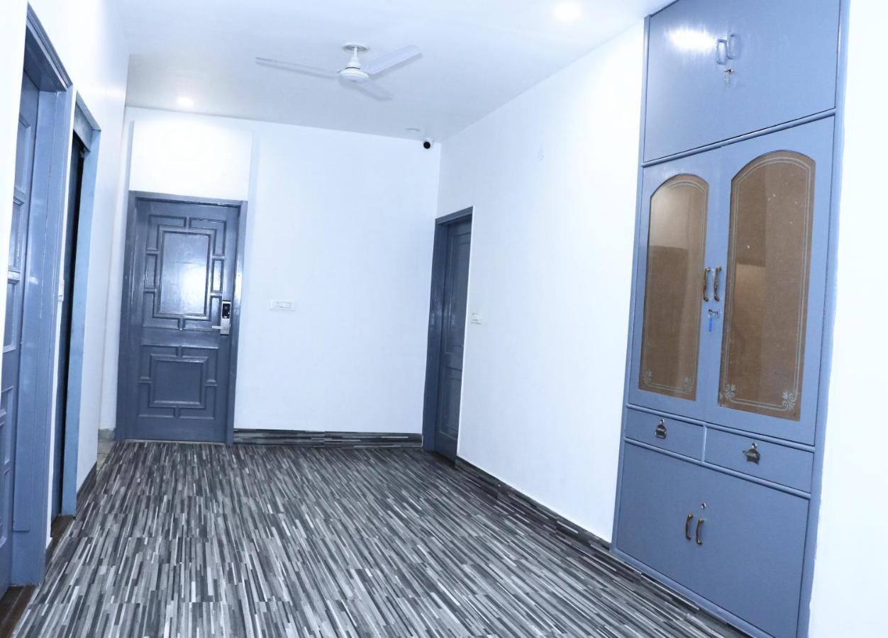 Gallivanto Inn - Rohini เดลี ภายนอก รูปภาพ