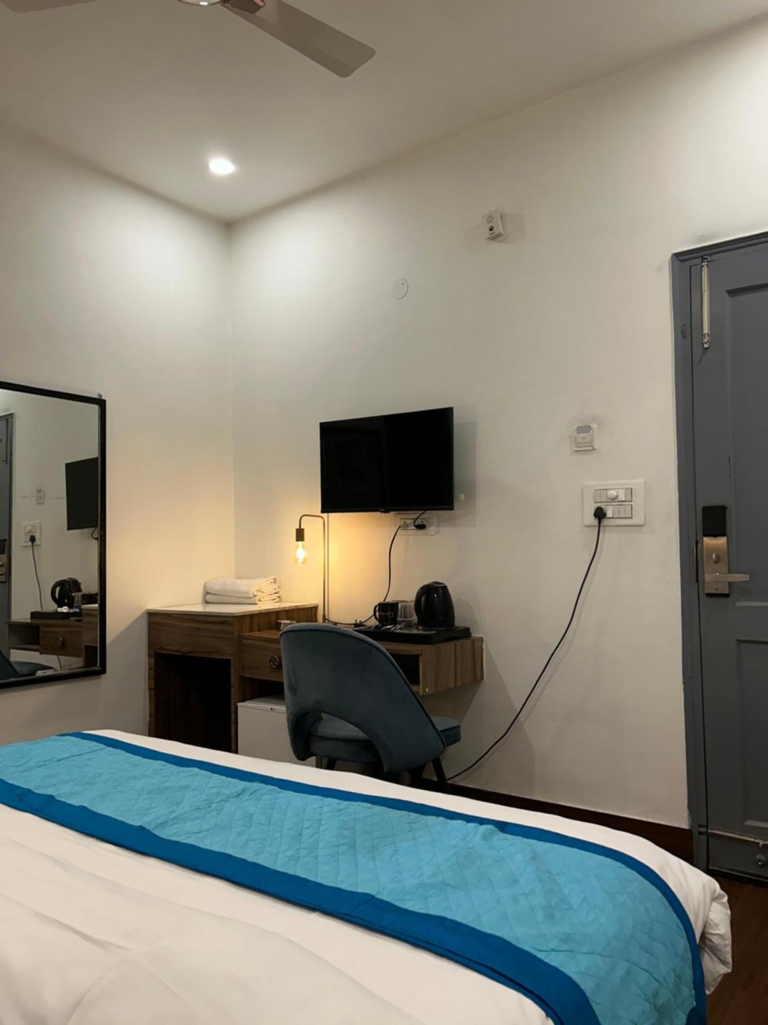 Gallivanto Inn - Rohini เดลี ภายนอก รูปภาพ