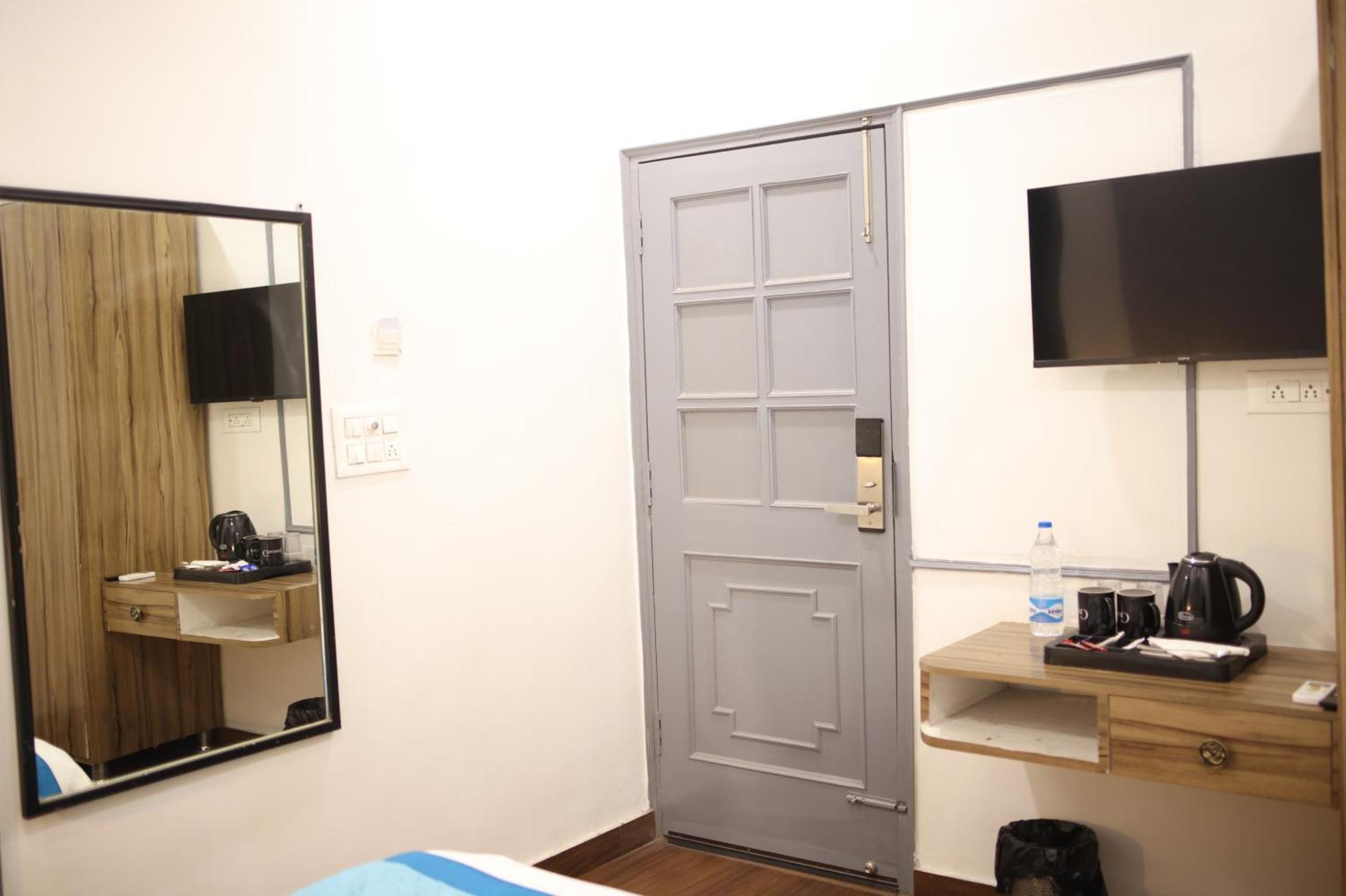 Gallivanto Inn - Rohini เดลี ภายนอก รูปภาพ